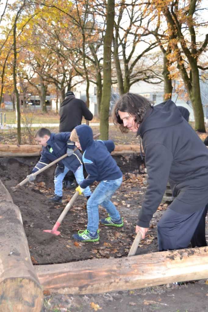 Foto Sandkistenbau Grundschule Am Johannisland